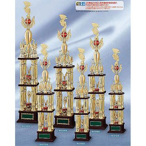 画像: TO-3152 文字彫刻無料、ピクトグラムをモチーフにした SZ人形はボリューム満点！！ 4本柱トロフィー